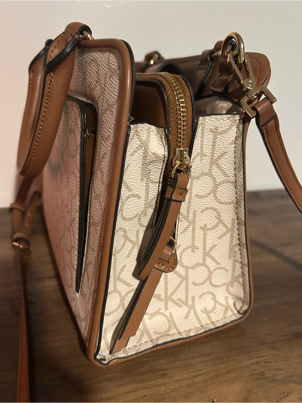 Calvin Klein Cream Satchel with Tan Trim and Logo - Picture 4 of 12